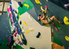 Grimpeur Blocabrac escalade indoor Saint Etienne