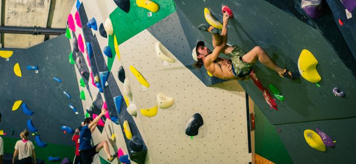 Grimpeur Blocabrac escalade indoor Saint Etienne