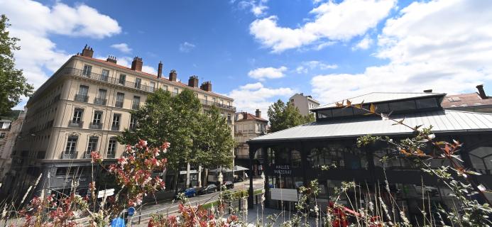 Le long du cours Victor-Hugo © Ville de Saint-Étienne / Jérôme Abou 